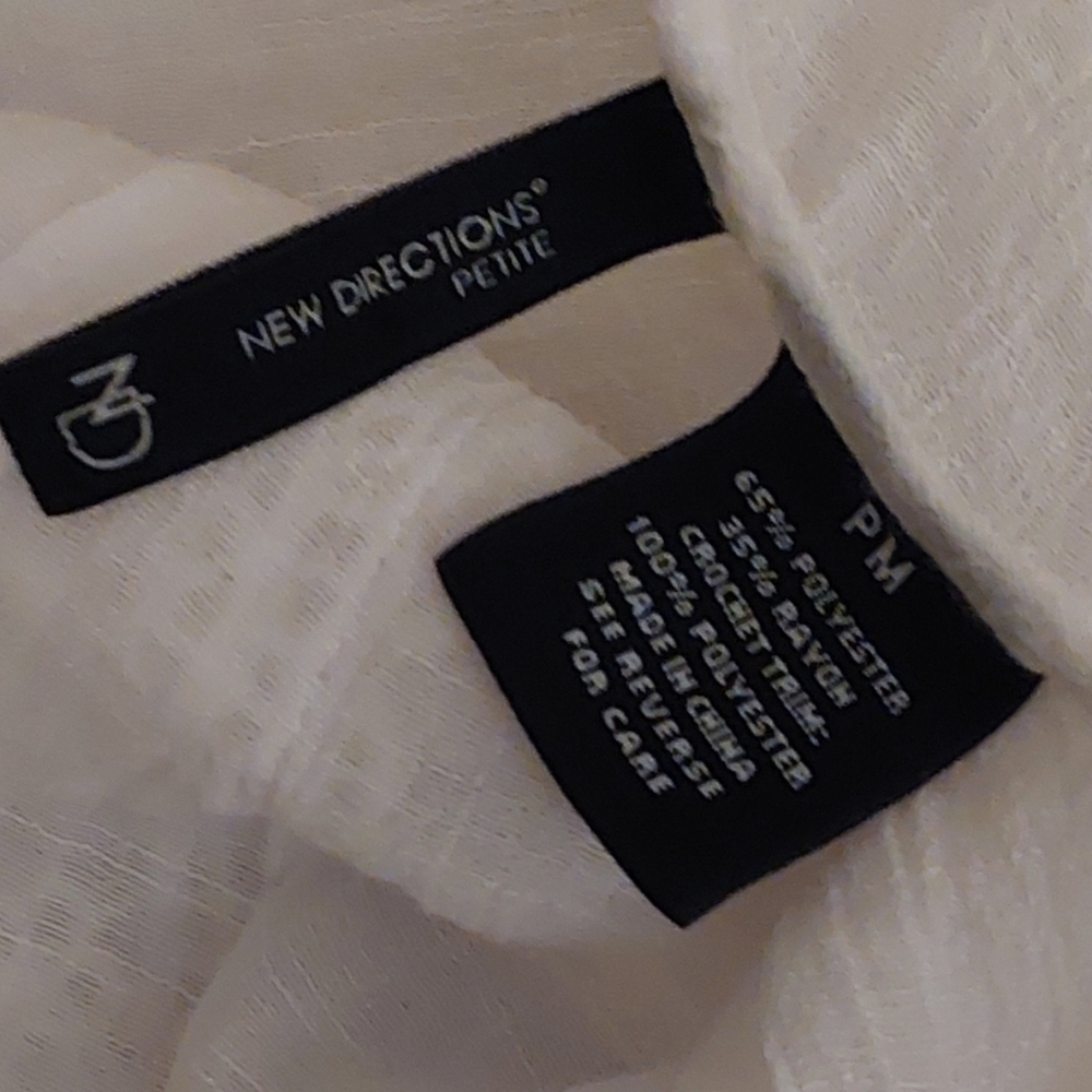 WHITE LINEN TOP - Picture 2 of 3